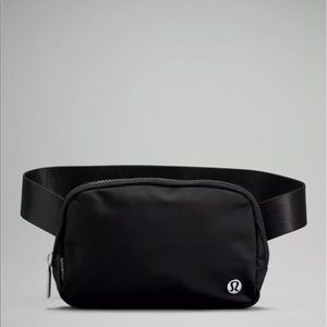 Lululemon Everywhere Belt Bag
